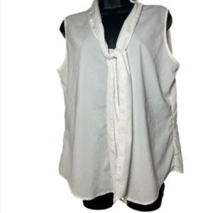 White blouse dress shirt M